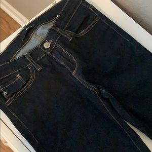 Distressed skinny jeans